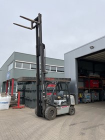 NISSAN32 | Nissan Nissan 32  FGD02A32Q