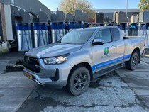 VKS-27-J | Toyota HILUX 2.4D-4D Extra Cab